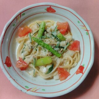 アスパラとトマトのクラムチャウダーパスタ